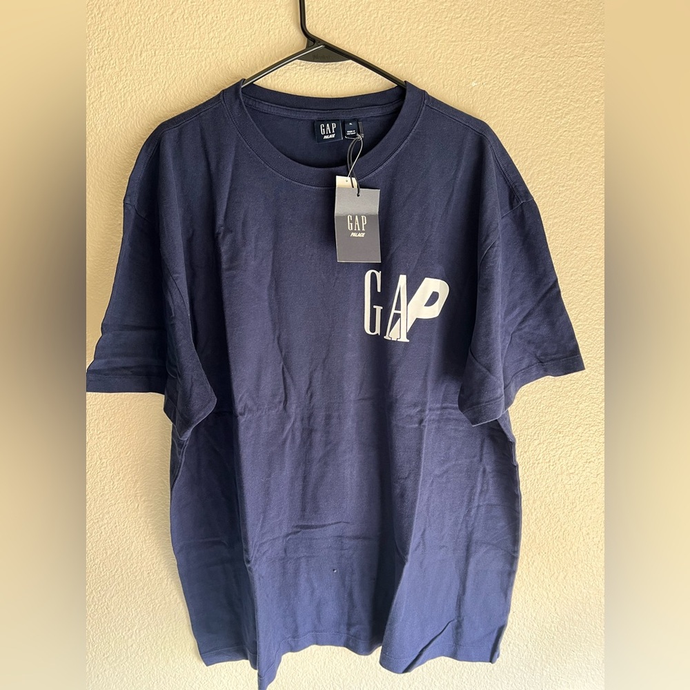 New Gap x Palace collab t-shirt navy men’s size M and L